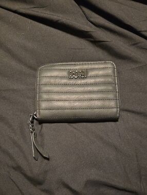 RAD REV Quilted Zip Wallet in Matte Black